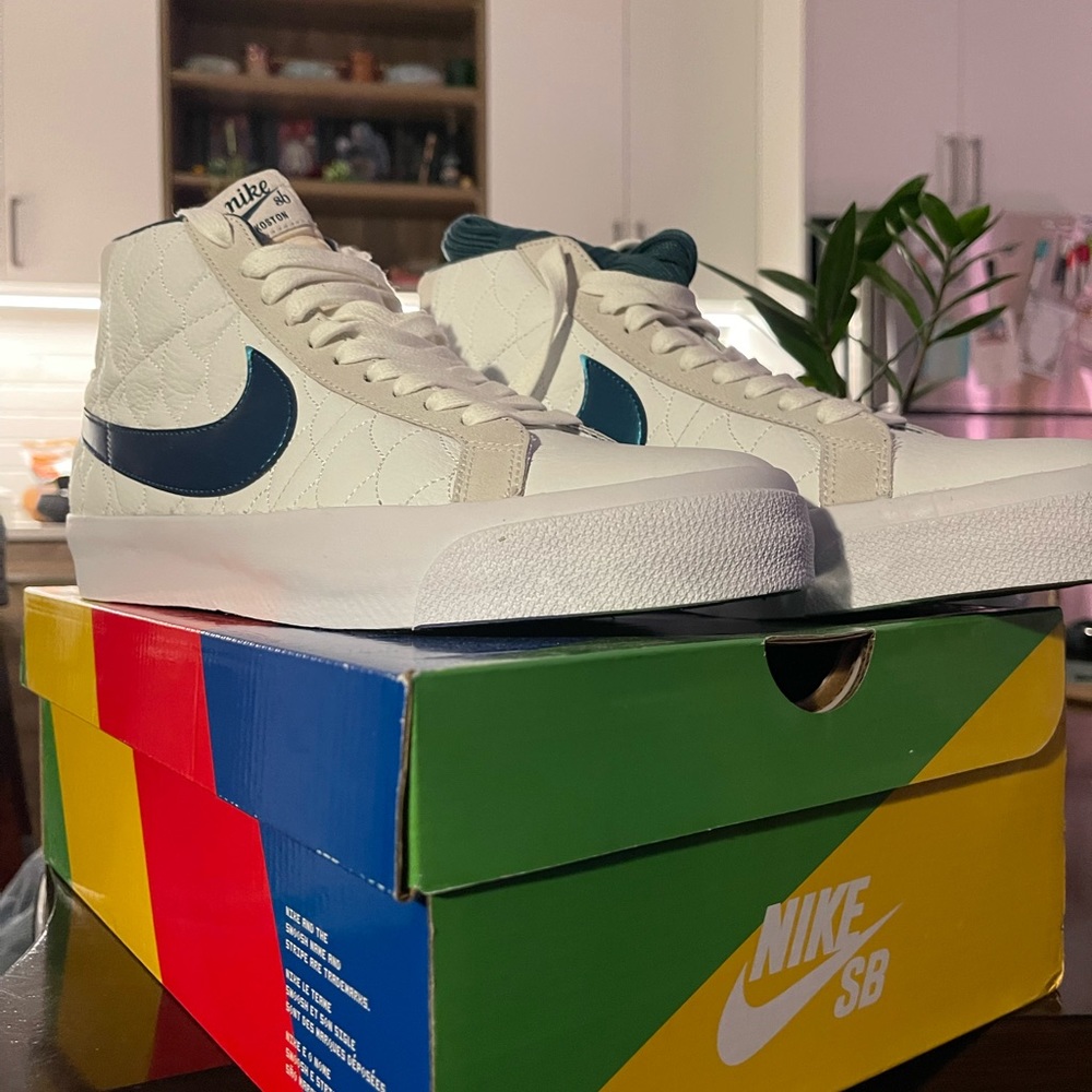 Eric Koston X Zoom M10.5 Blazer Mid SB  “White Nightshade”